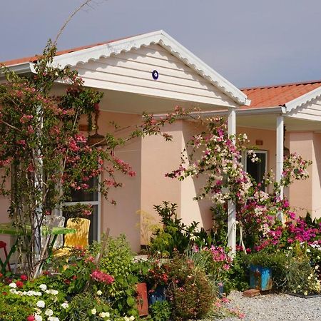 Yelken Bungalov Bed and Breakfast Milas Exterior foto